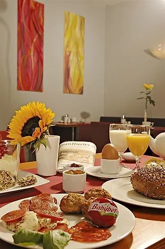 *** Hotel B-Hotel Dusseldorf Germany